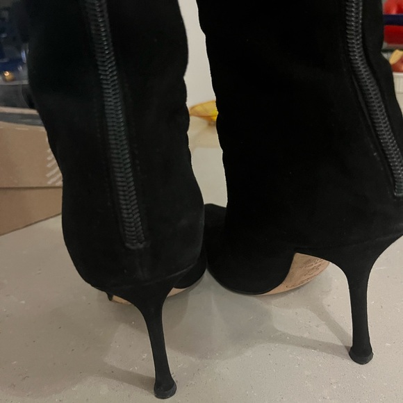 Black suede Jimmy Choo boots - MOVING SALE - Picture 4 of 11